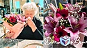 Desconhecida vê viúva chorando em restaurante e compra um buquê de flores para consolá-la. (Foto: Facebook/Brenda Leigh Collins)