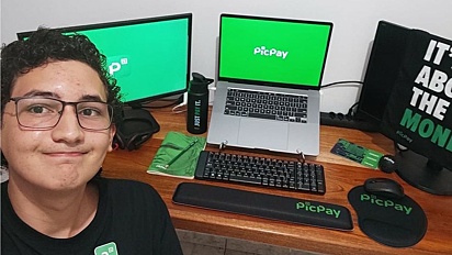 O jovem foi contratado pela PicPay, aplicativo fintech brasileiro que funciona como uma carteira digital. 