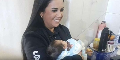 A delegada regional de Polícia, Fabiane Vargas Bittencourt cuidou da bebê durante operação.