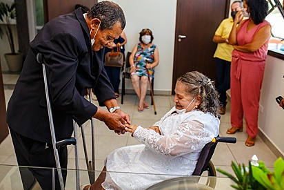 O casal Manoel dos Santos, de 70 anos, e Maria Luiza Lemes dos Santos, de 63 anos.