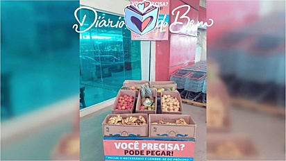 O mercado da rede Supermercados Boa Vista, em Carazinho, no Rio Grande do Sul, disponibilizou um estande com alimentos para quem precisasse. 